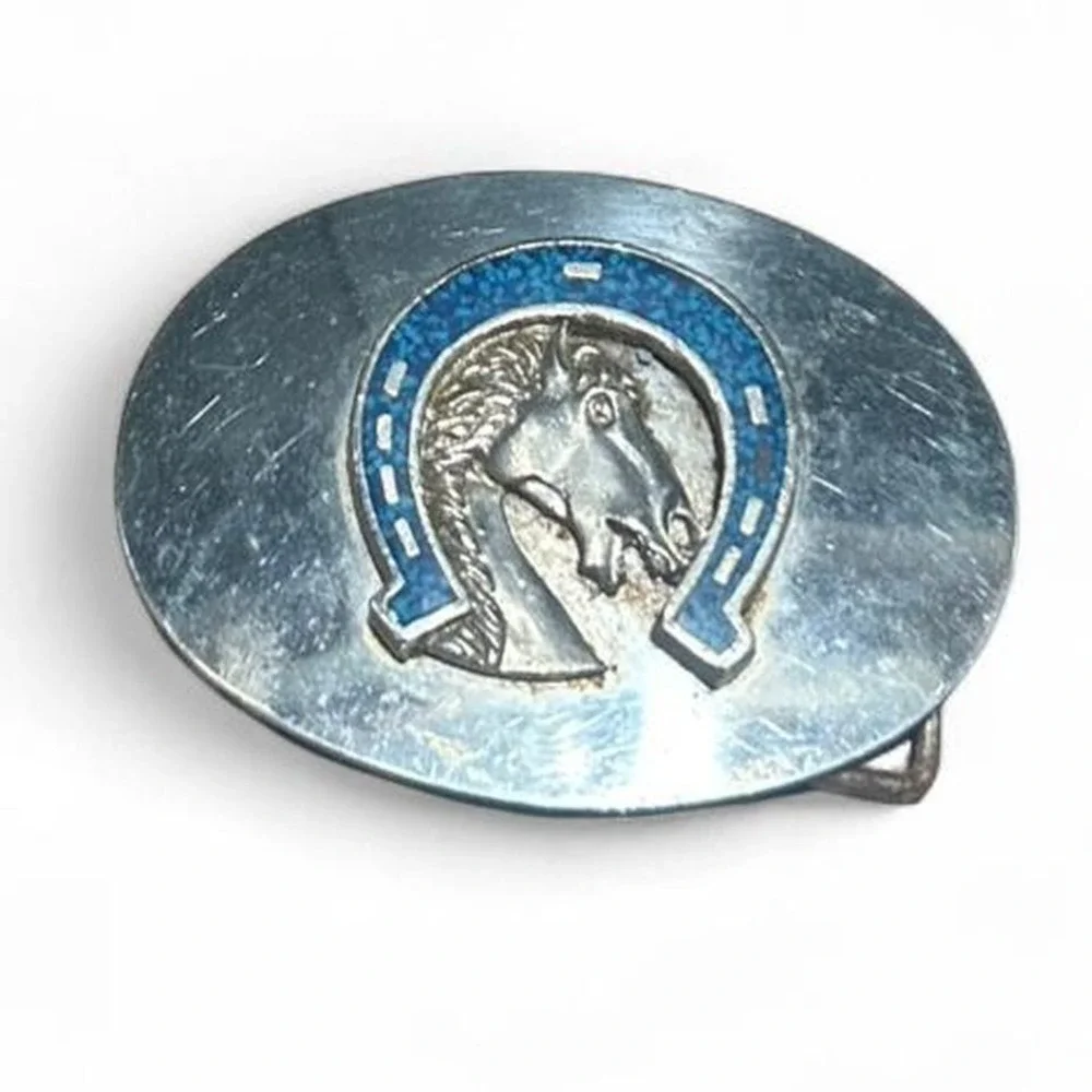 Vintage Silver tone belt buckle with blue enamel horse and horseshoe (xs1)‎